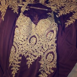 Elegant Formal Dress / SIZE 12 / NEVER WORN